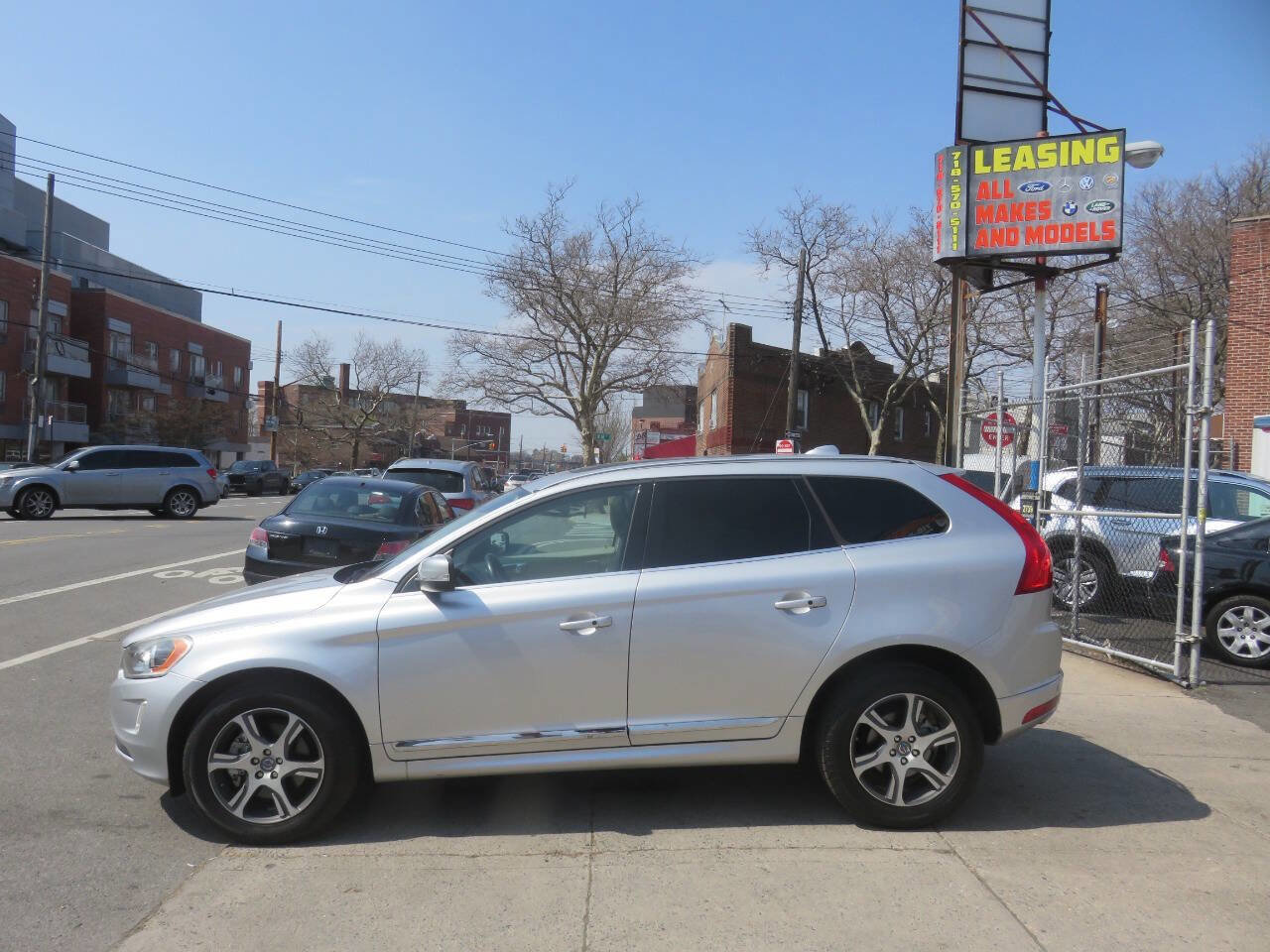 Used 2015 Volvo XC60 T6 Premier Plus image 7