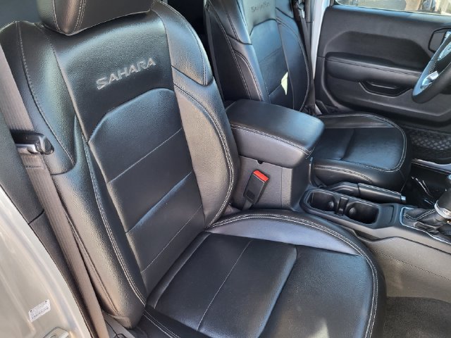 Used 2023 Jeep Wrangler Unlimited Sahara AWD/4WD image 16
