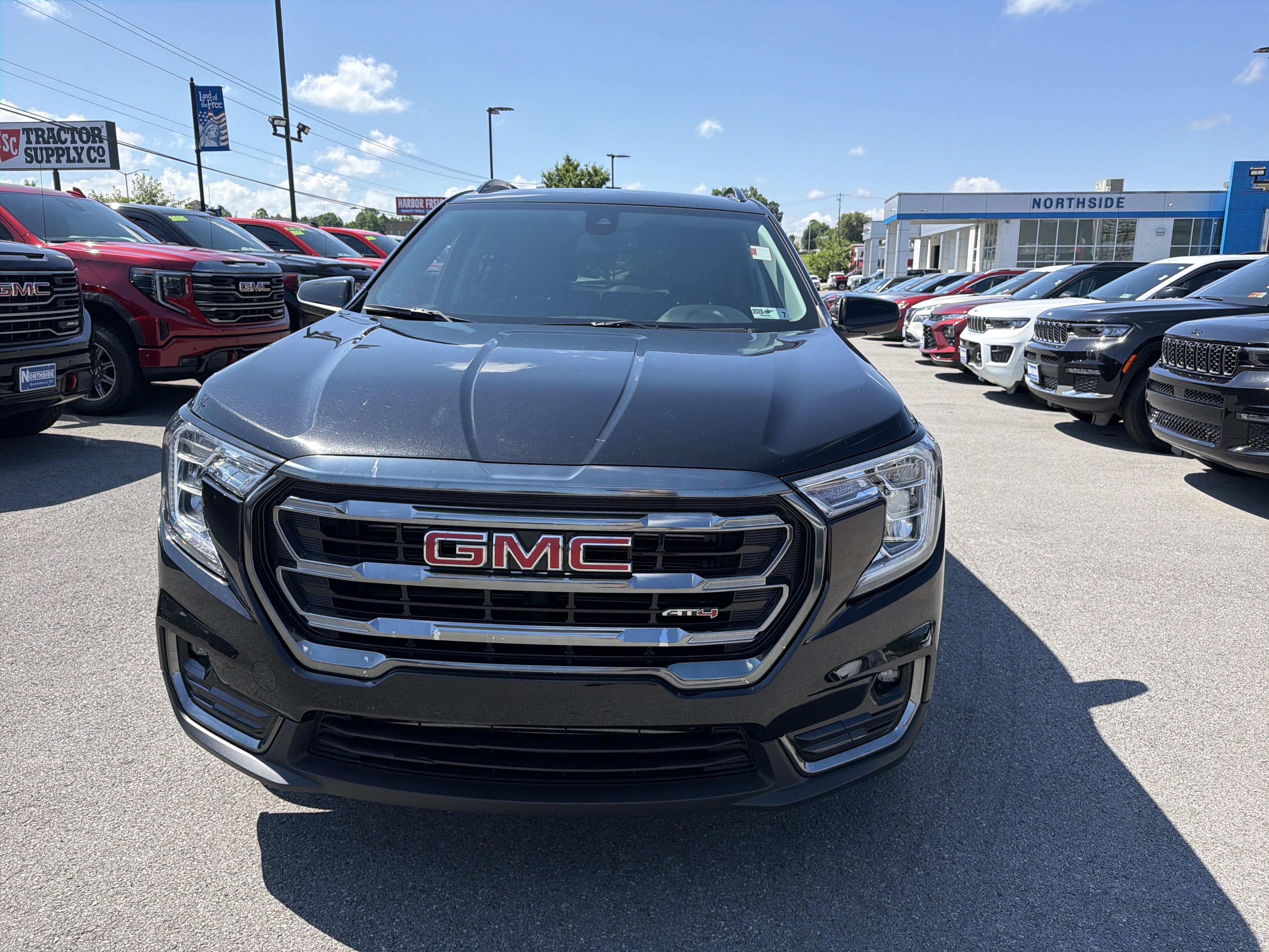 Used 2023 GMC Terrain AT4 AWD/4WD image 2