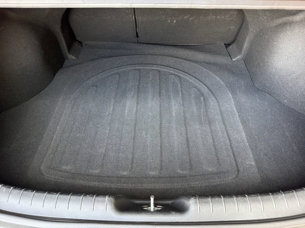 Used 2025 Hyundai Elantra Limited FWD image 34