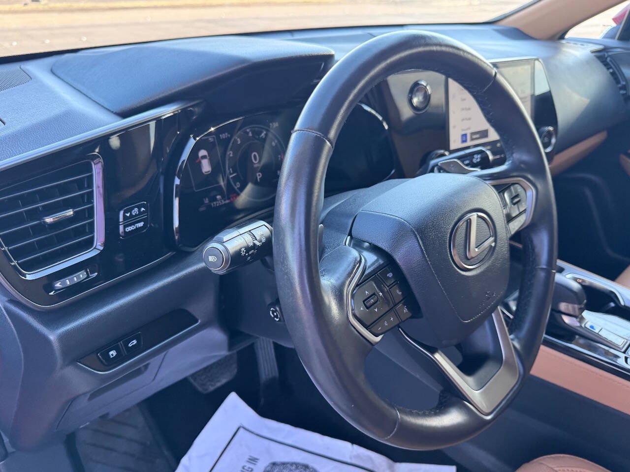 Used 2025 Lexus NX 250 FWD w/ Towing Package (2000 Lbs) image 20