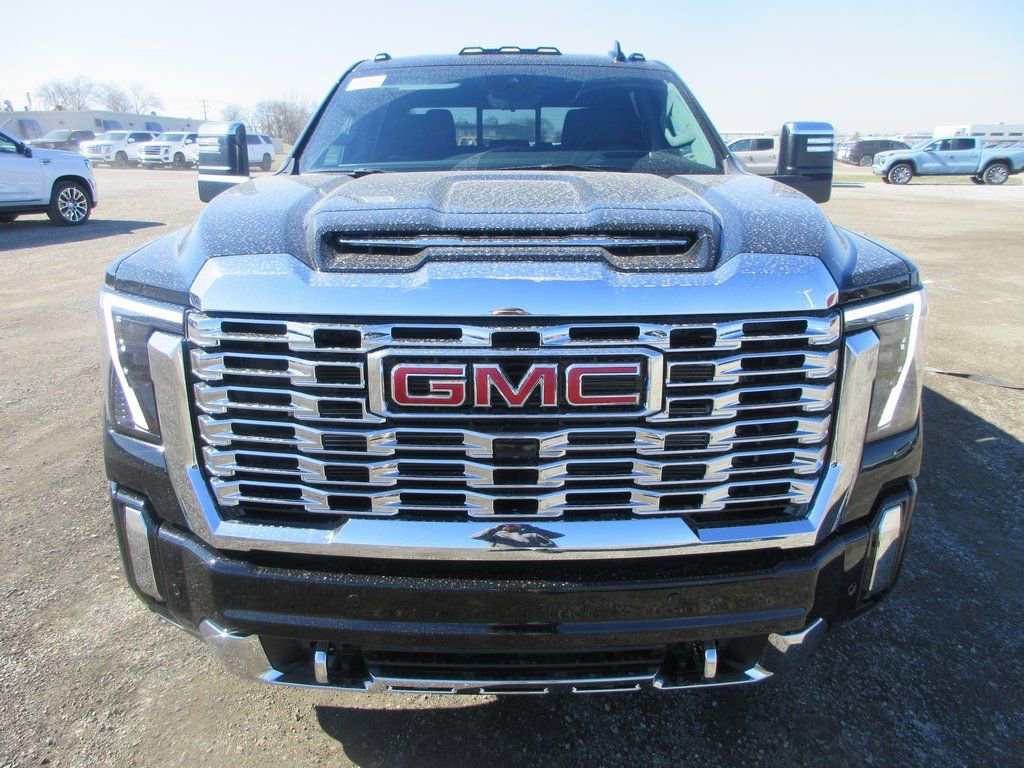 New 2026 GMC Sierra 3500 Denali w/ Denali Reserve Package image 12