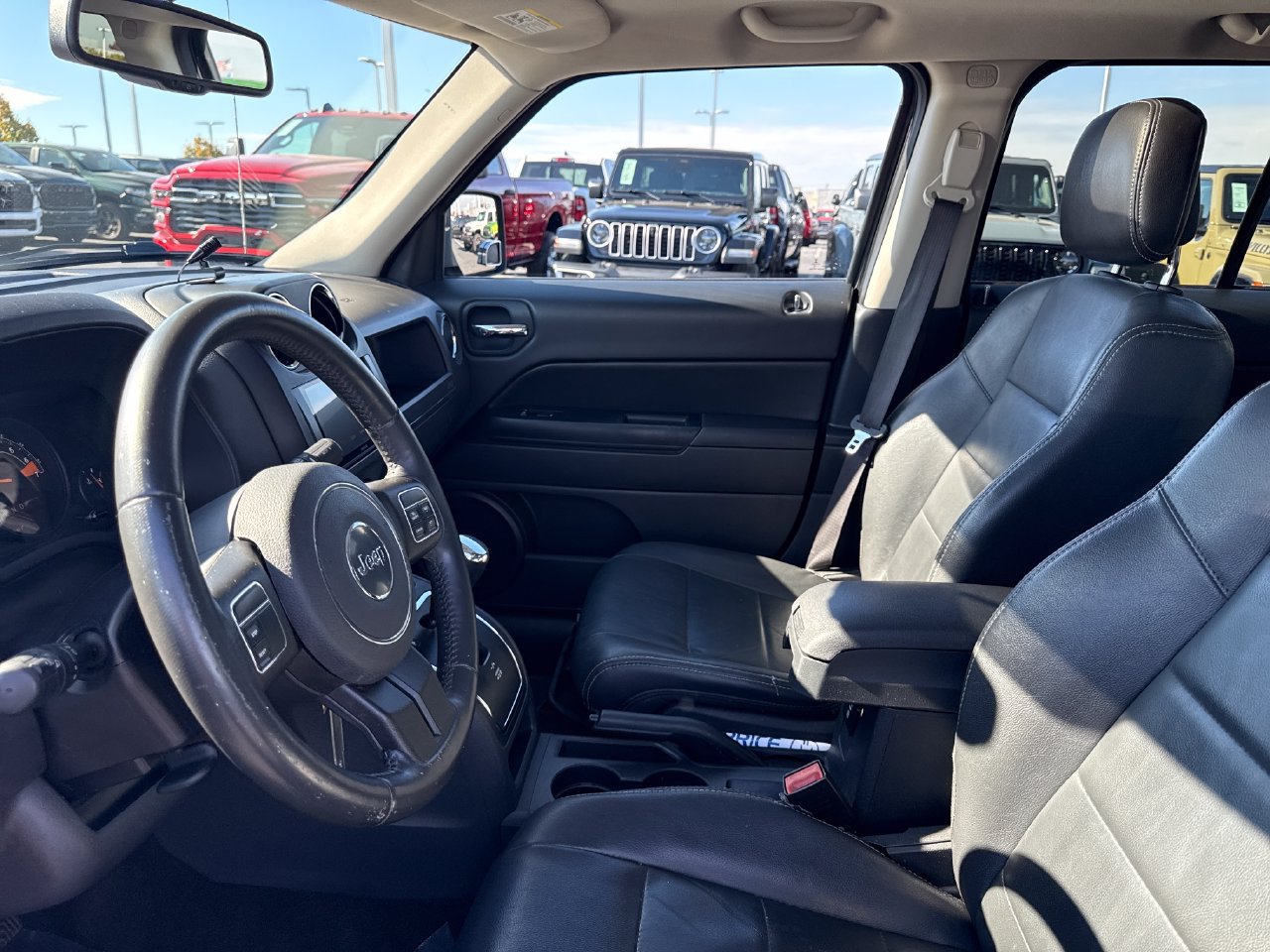 Used 2015 Jeep Patriot High Altitude AWD/4WD image 11