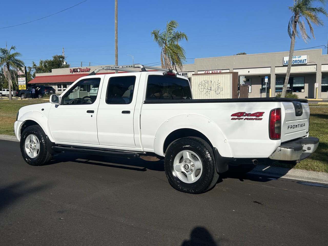 Used 2002 Nissan Frontier SE image 7