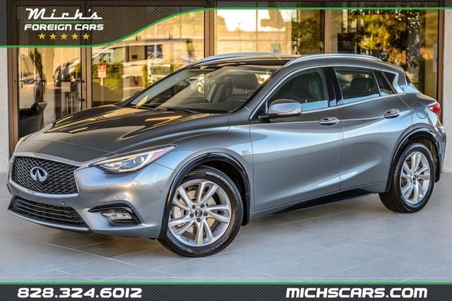Used 2017 INFINITI QX30 Premium w/ Navigation Package FWD image 1