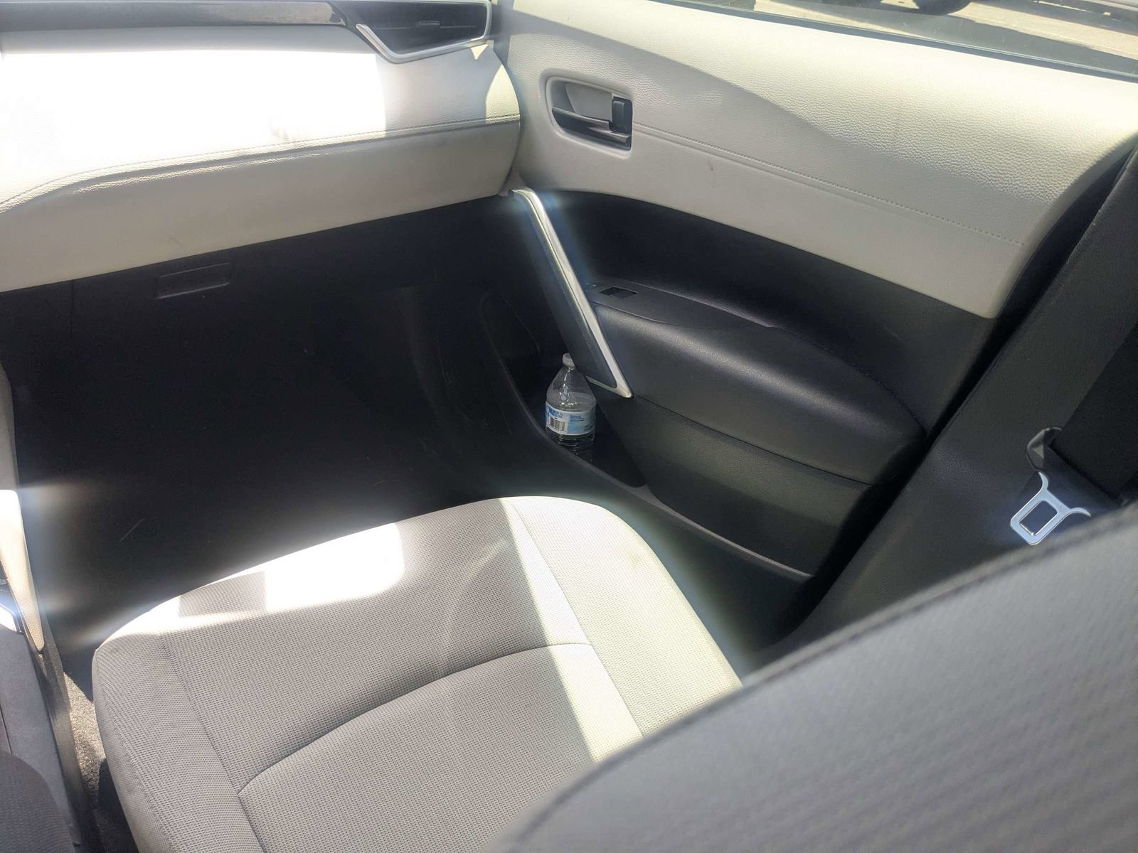 Used 2024 Toyota Corolla Cross LE FWD image 16