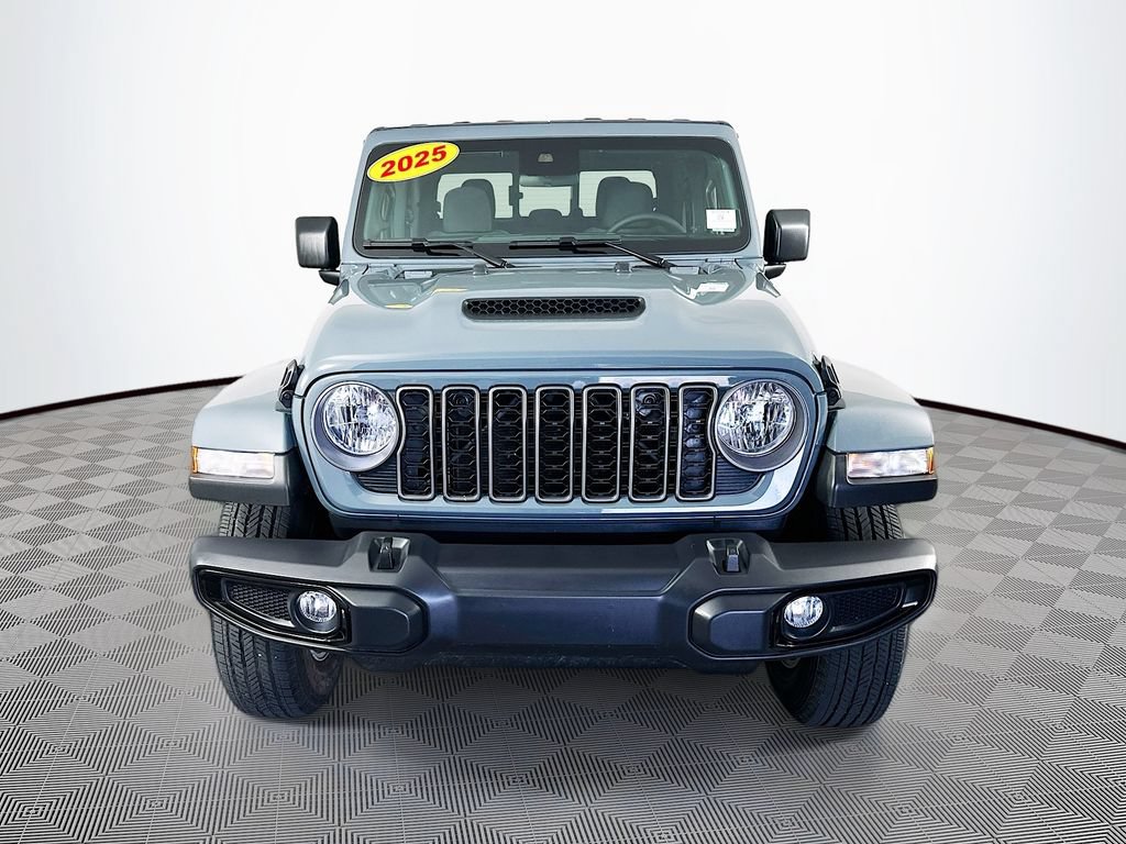 Certified 2025 Jeep Gladiator Sport AWD/4WD image 4
