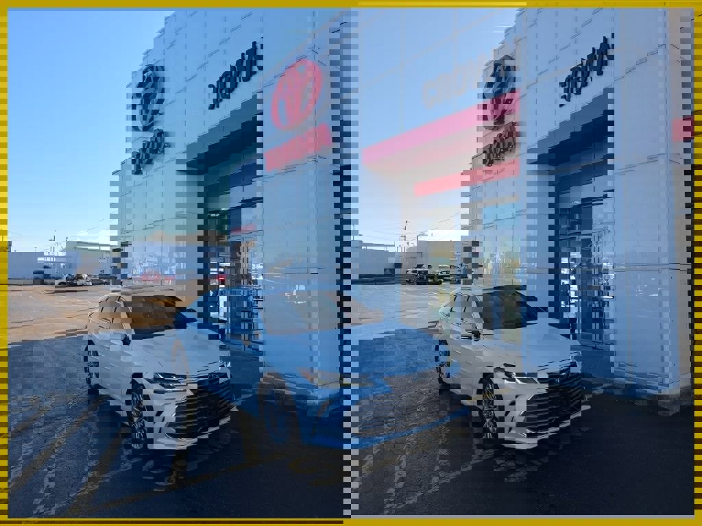 Used 2022 Toyota Avalon Limited w/ Advanced Safety Package image 1