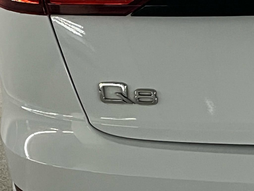 Used 2023 Audi Q8 Premium image 34