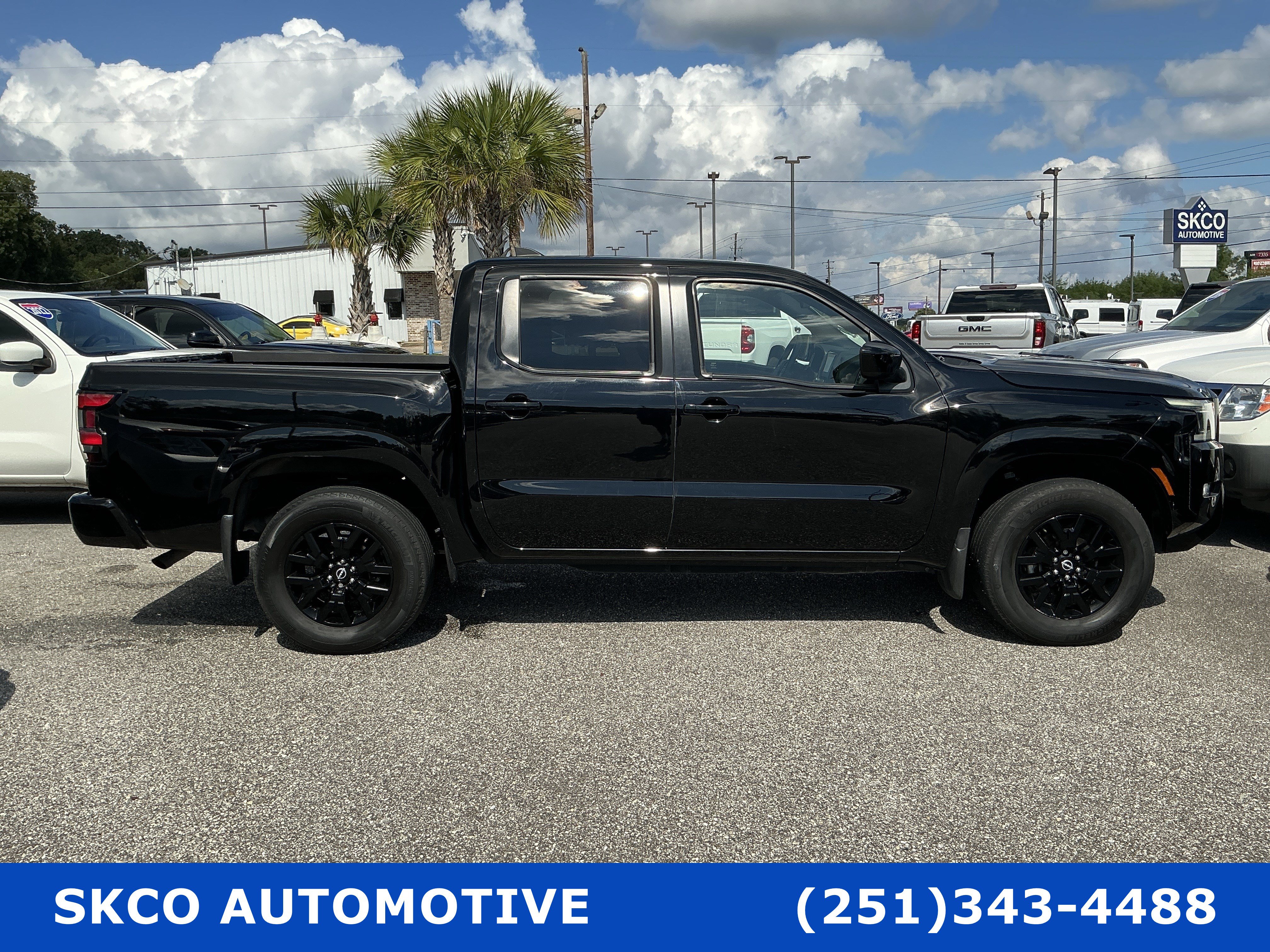 Used 2023 Nissan Frontier SV w/ Midnight Edition Package AWD/4WD image 6