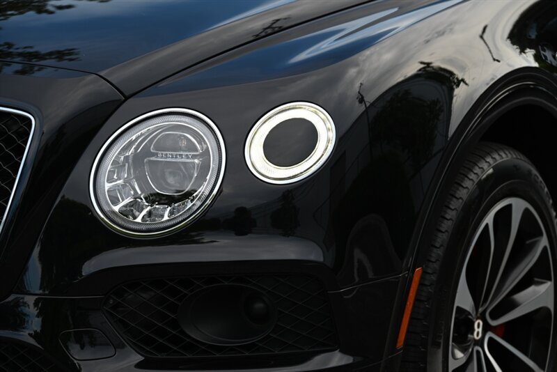 Used 2019 Bentley Bentayga AWD/4WD image 9