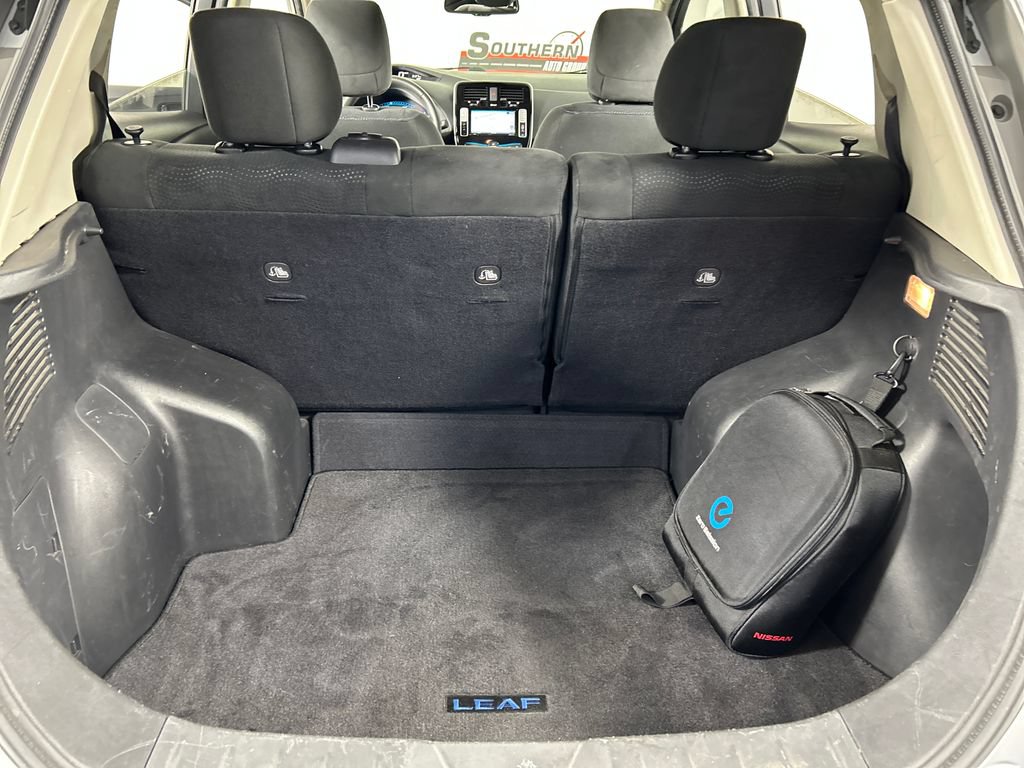 Used 2015 Nissan Leaf SV FWD image 20