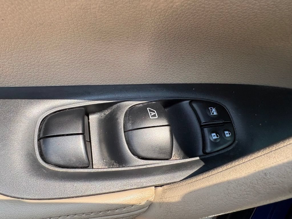 Used 2020 Nissan Rogue SL w/ Premium Package AWD/4WD image 13
