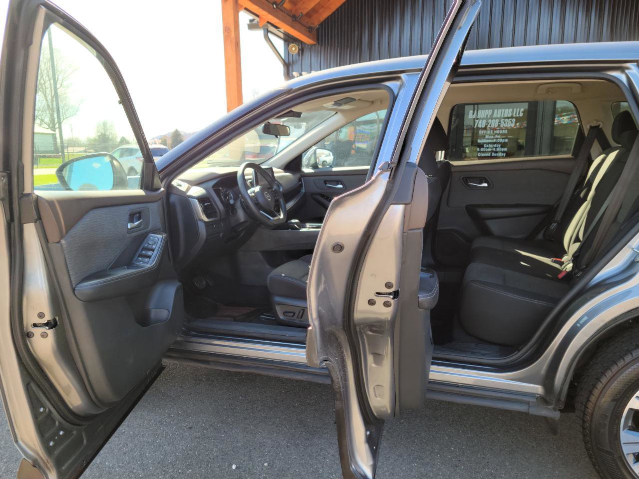 Used 2021 Nissan Rogue SV AWD/4WD image 7