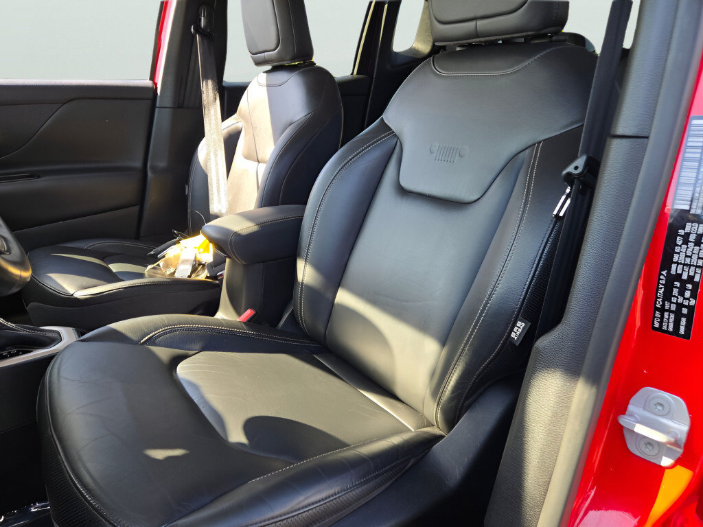 Used 2017 Jeep Renegade Limited FWD image 29