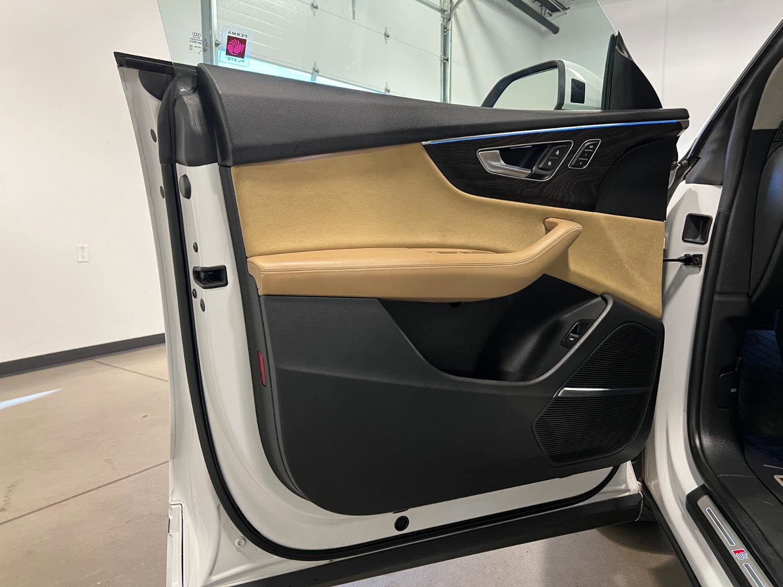 Used 2019 Audi Q8 Prestige image 27