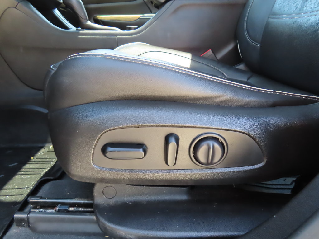 Used 2019 GMC Acadia Denali w/ Technology Package AWD/4WD image 8