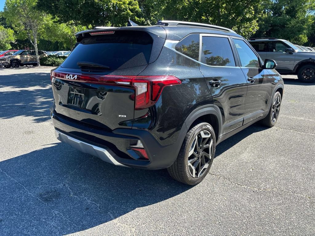Certified 2024 Kia Seltos SX w/ SX Sunroof Package AWD/4WD image 3