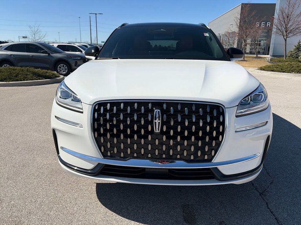 Used 2025 Lincoln Corsair Grand Touring image 2