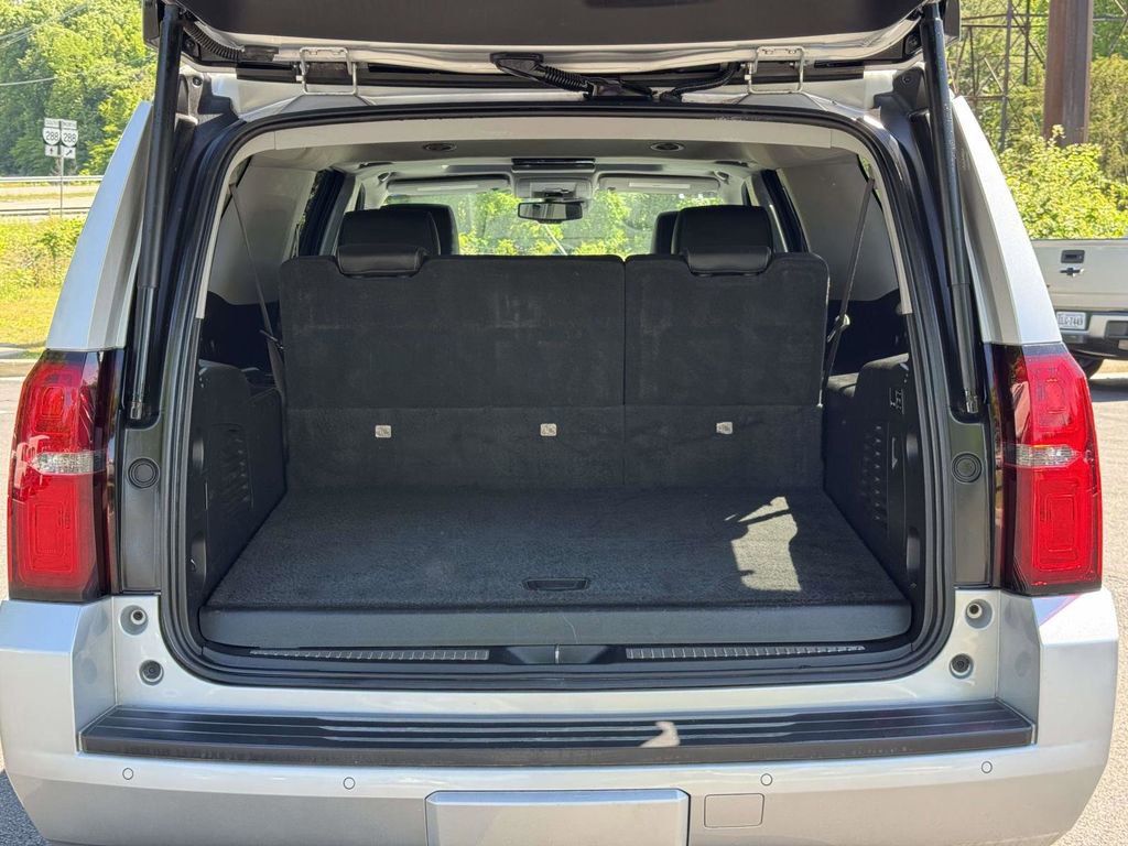 Used 2018 Chevrolet Suburban LT AWD/4WD image 16