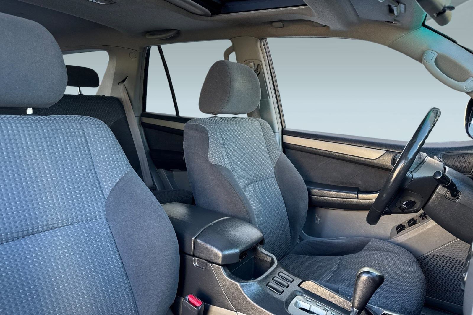 Used 2004 Toyota 4Runner SR5 image 29