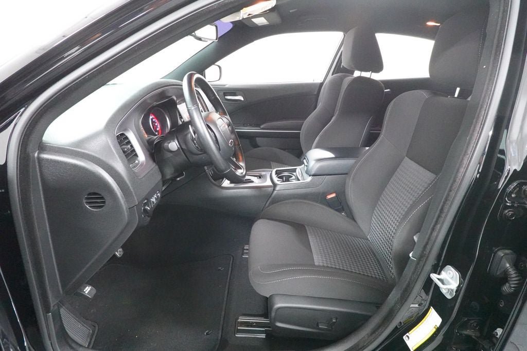 Used 2023 Dodge Charger R/T w/ Technology Group RWD image 23