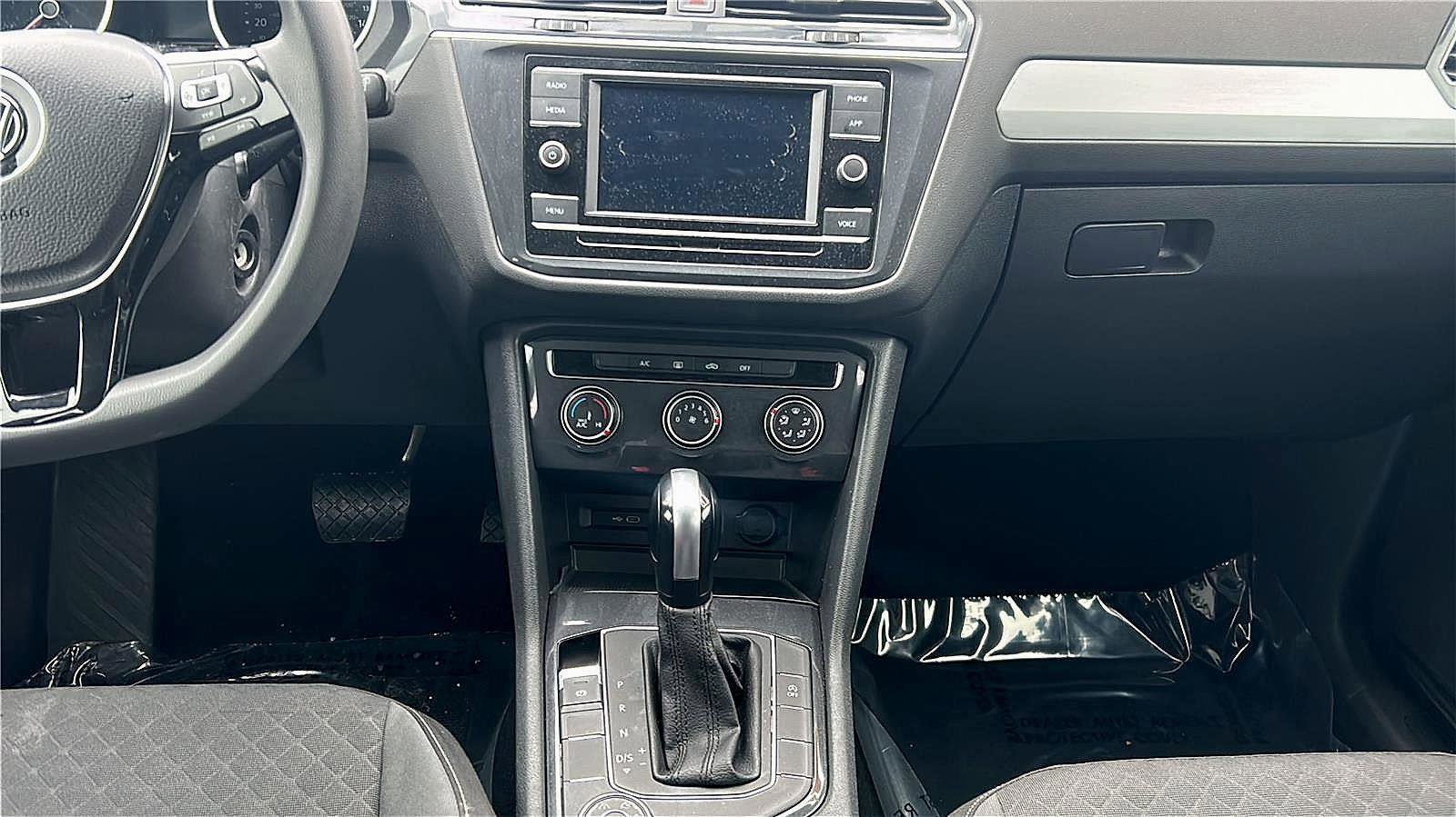 Used 2021 Volkswagen Tiguan S image 15