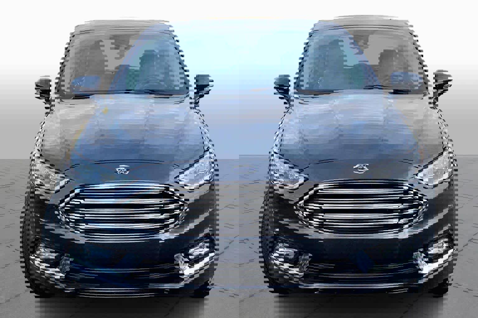 Used 2018 Ford Fusion Titanium image 4