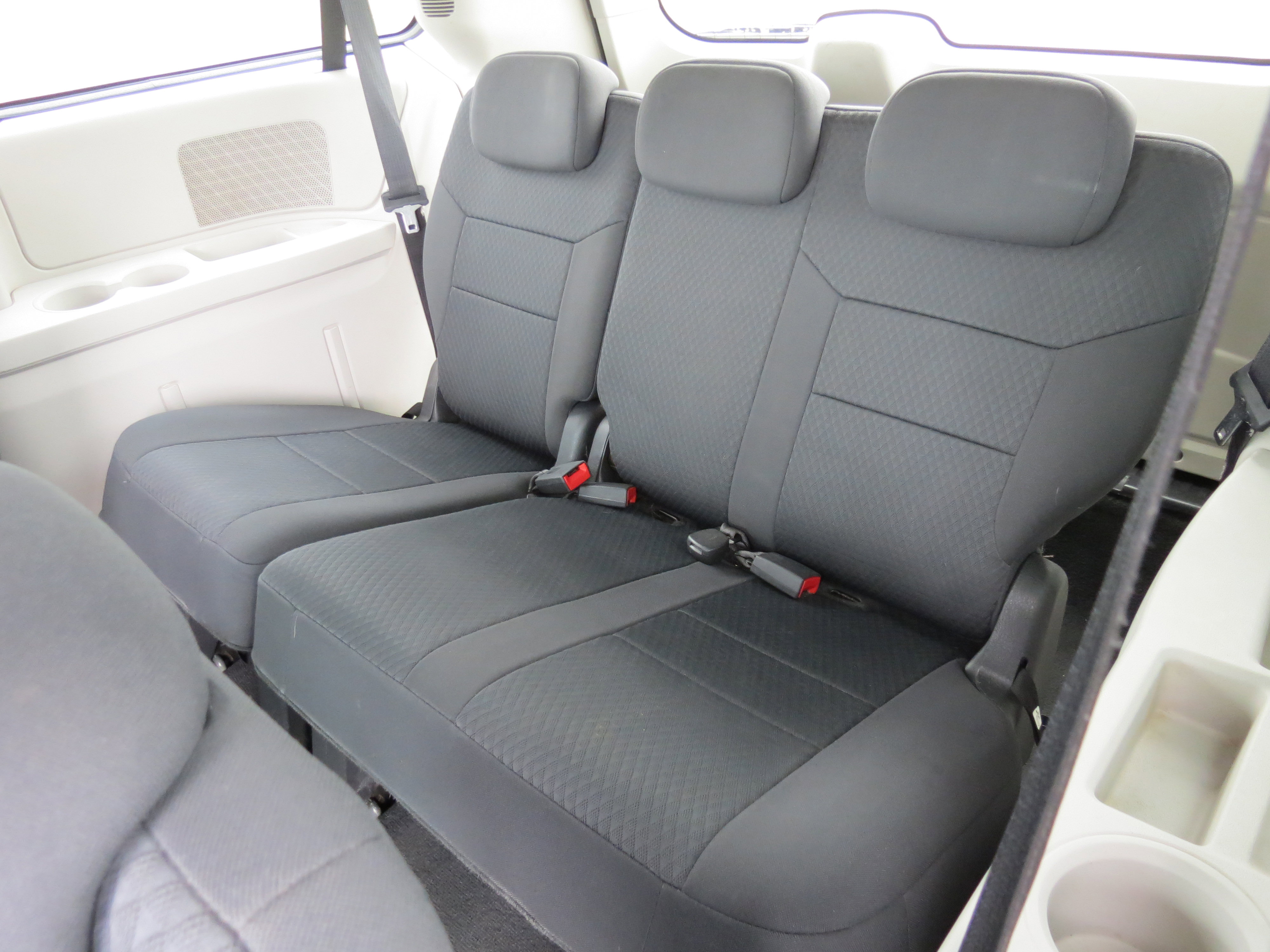Used 2010 Dodge Grand Caravan SXT w/ Trailer Tow Group FWD image 26