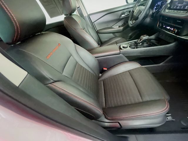 Used 2025 Nissan Rogue SV AWD/4WD image 28