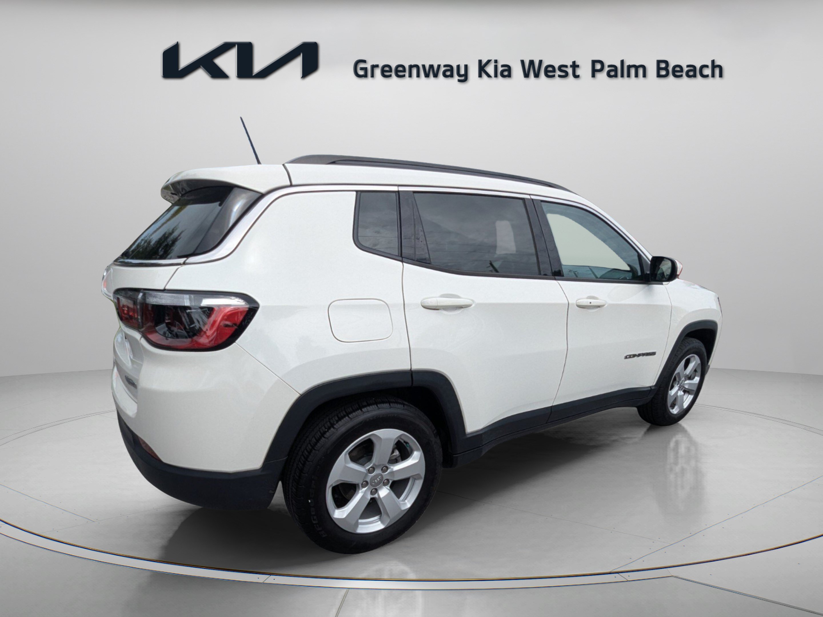 Used 2021 Jeep Compass Latitude w/ Sun and Sound Group FWD image 7