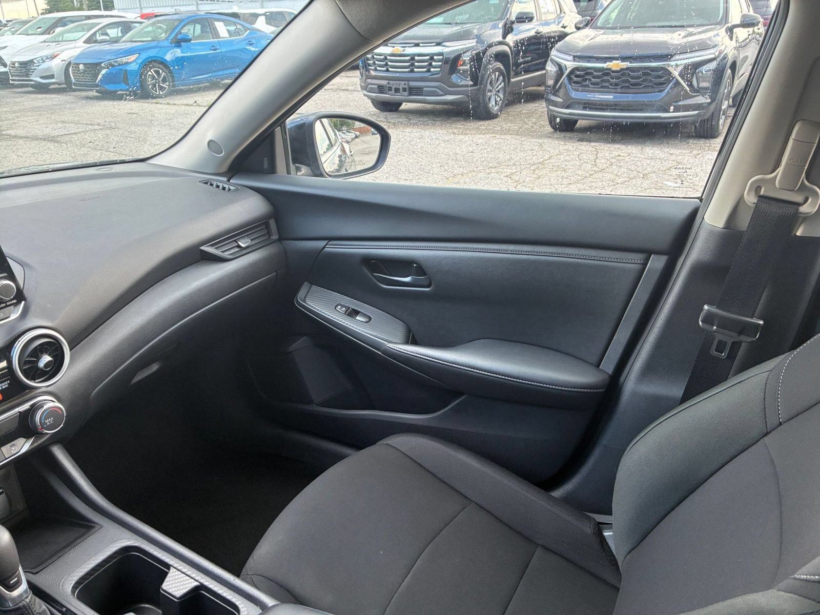 Used 2025 Nissan Sentra S FWD image 30