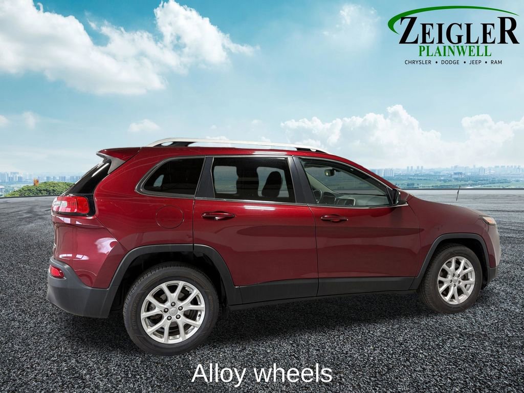 Used 2018 Jeep Cherokee Latitude FWD image 11