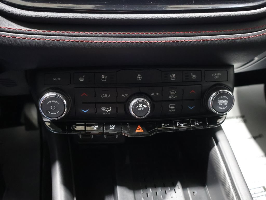 Used 2025 Dodge Durango GT AWD/4WD image 25