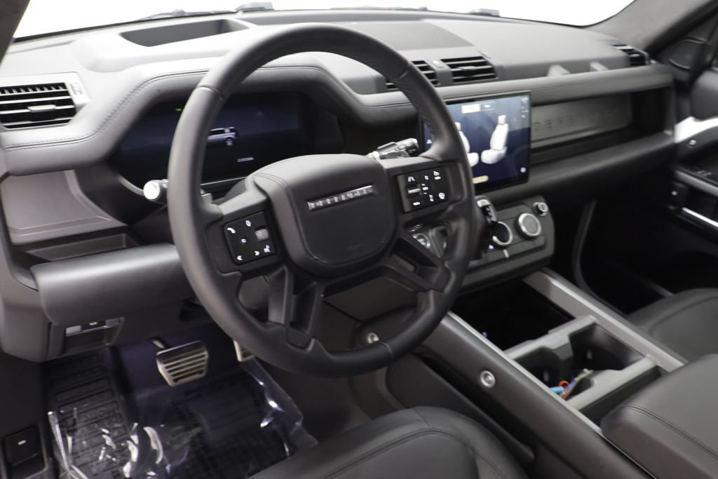 Certified 2025 Land Rover Defender 110 V8 AWD/4WD image 6