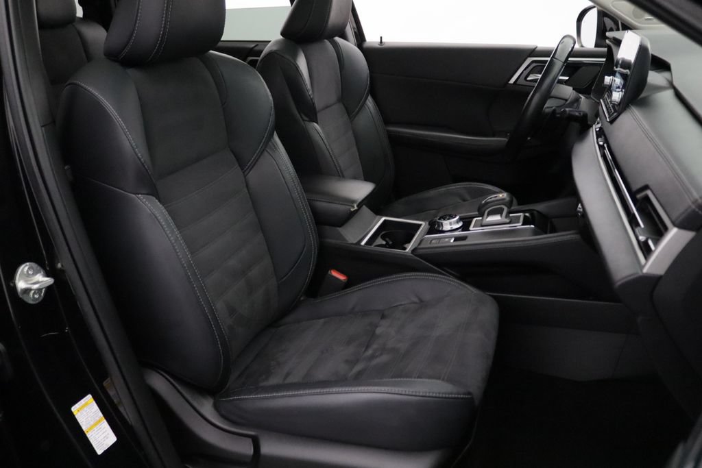 Used 2022 Mitsubishi Outlander SE FWD image 16