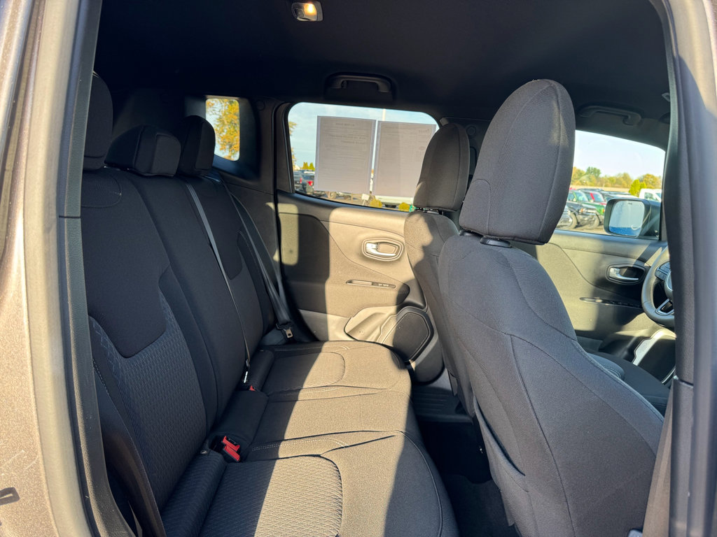 Used 2021 Jeep Renegade Latitude image 17