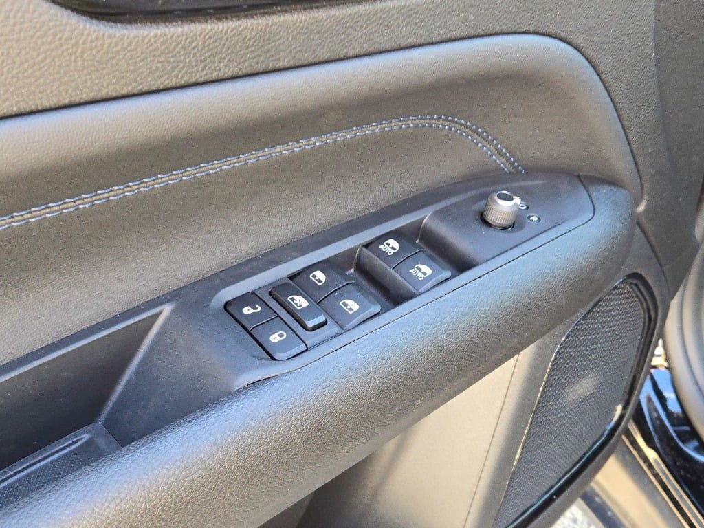 New 2026 Jeep Compass Latitude image 21