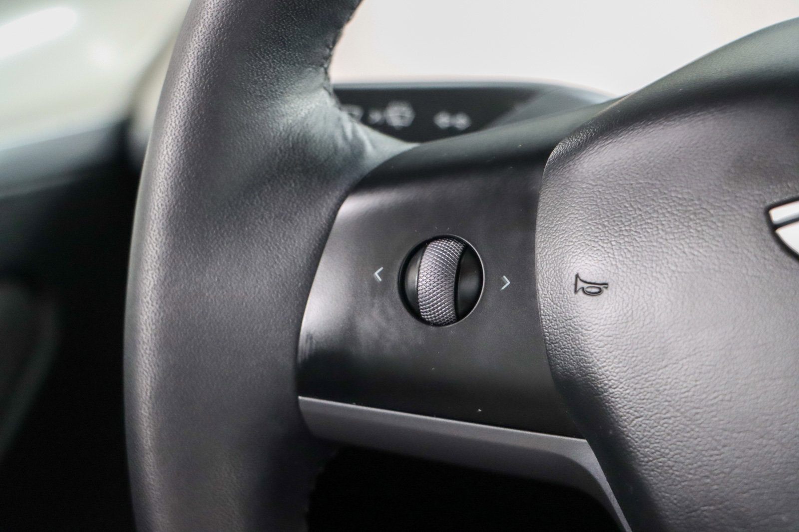 Used 2023 Tesla Model Y AWD image 13