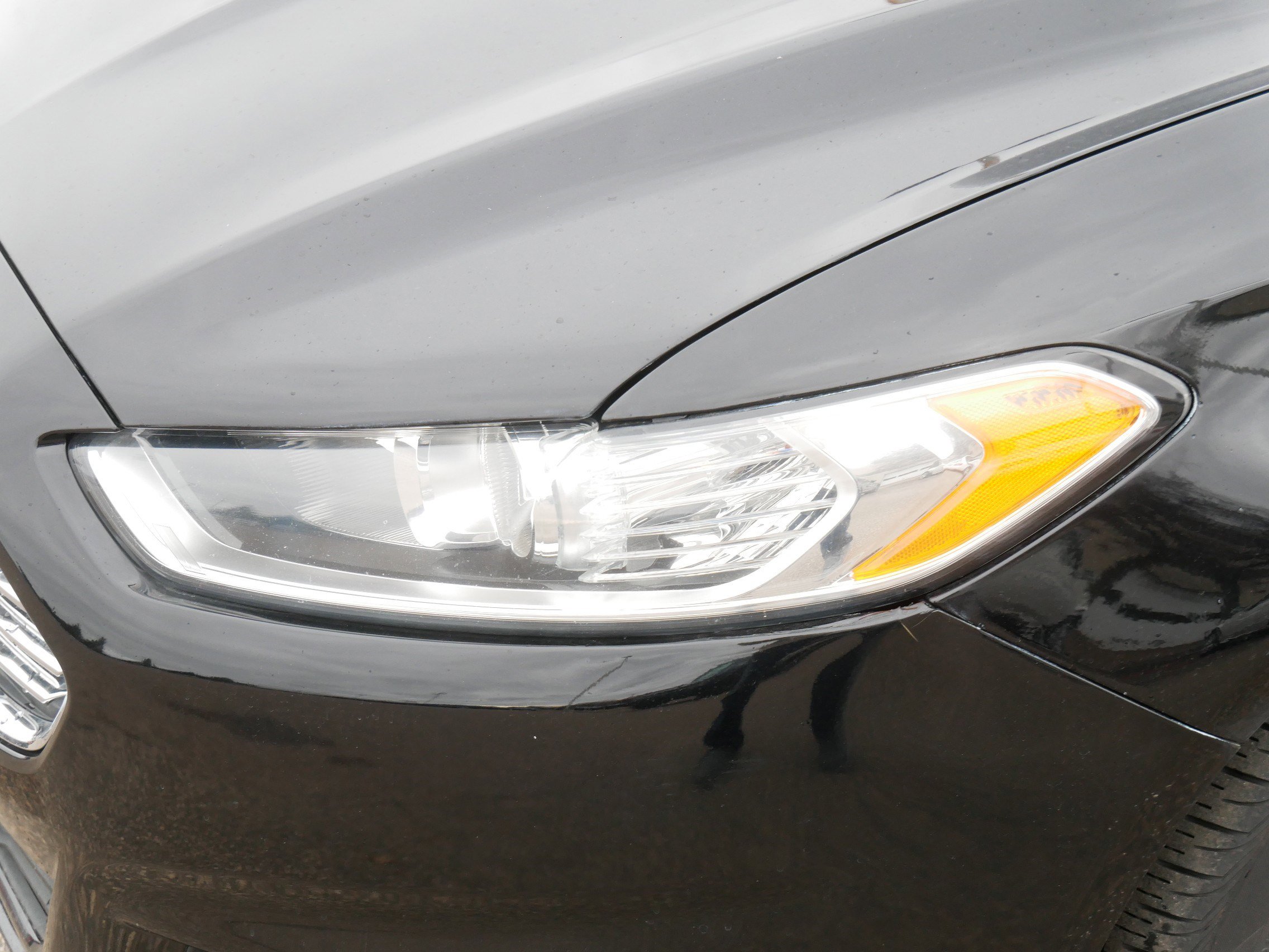 Used 2016 Ford Fusion SE w/ Equipment Group 202A image 16