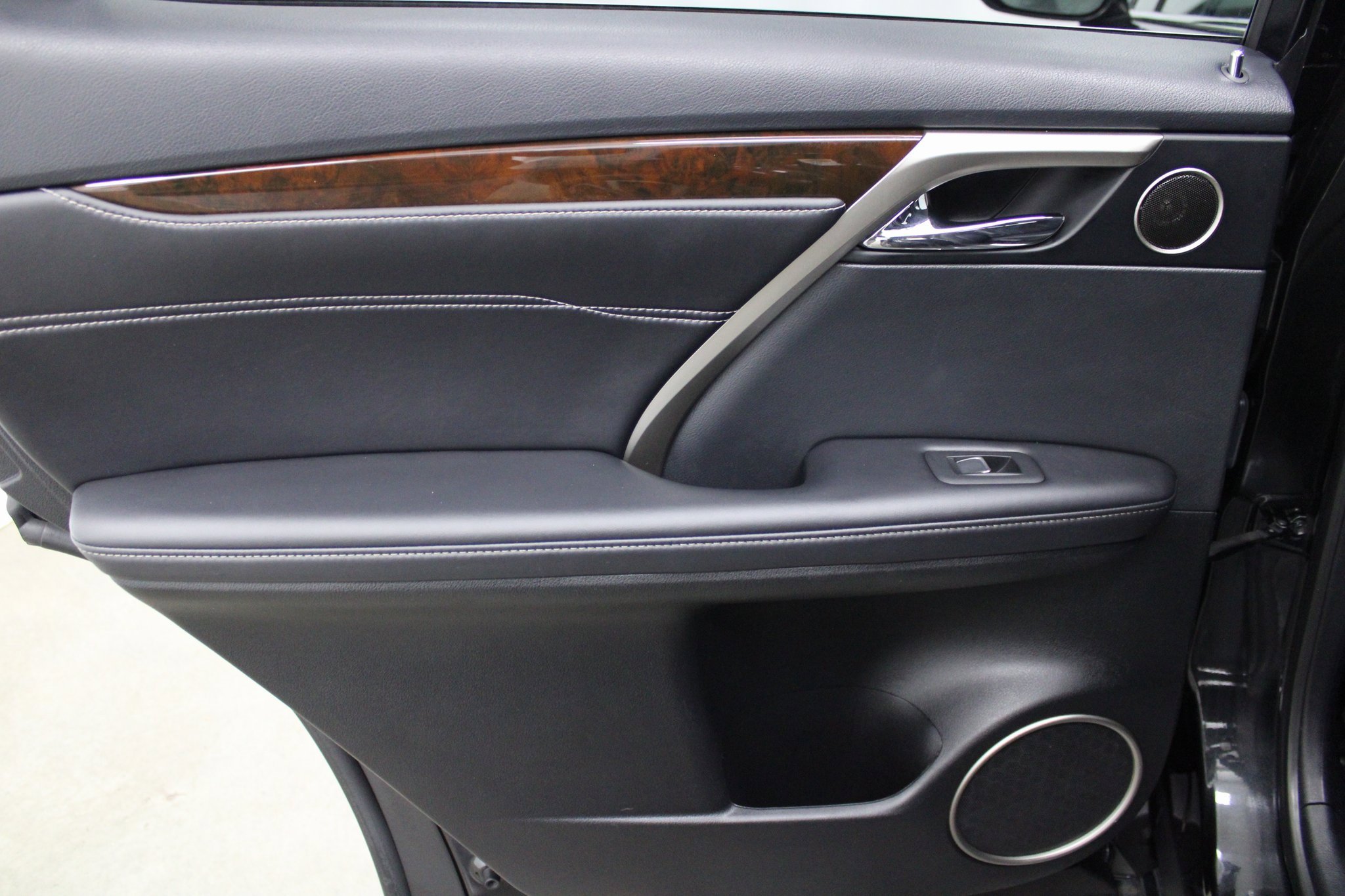 Used 2019 Lexus RX 450h AWD image 21