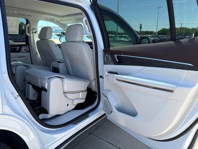 New 2026 Buick Enclave Avenir w/ Super Cruise Package AWD/4WD image 41