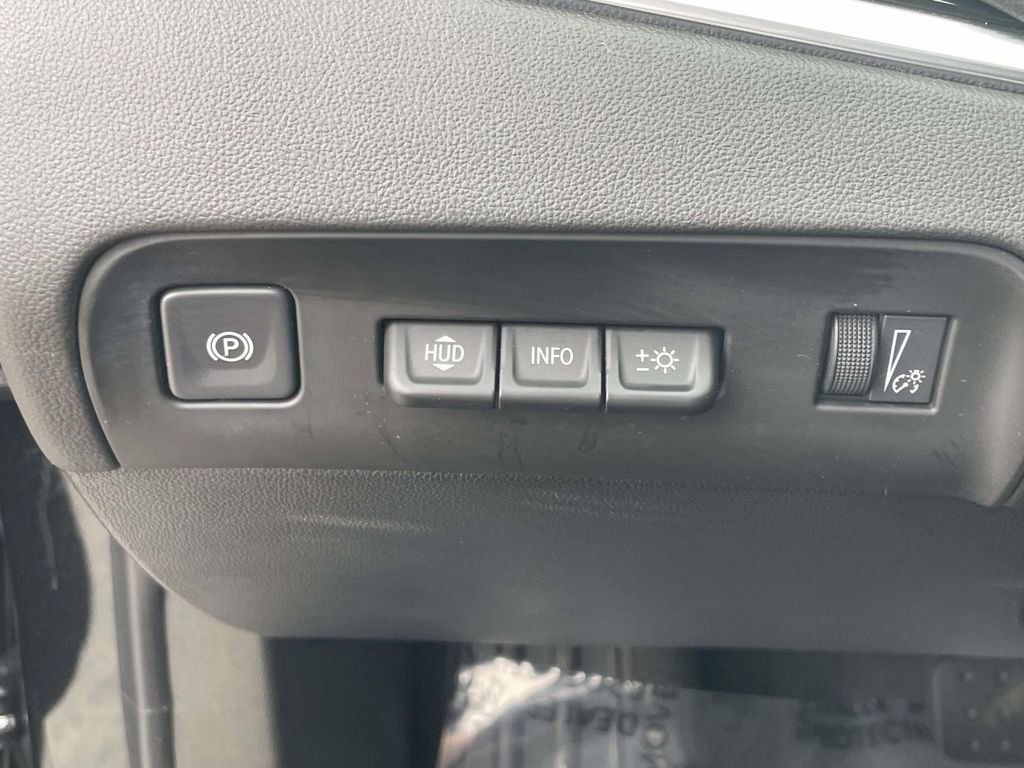 Used 2023 Buick Enclave Avenir w/ Avenir Technology Package FWD image 20
