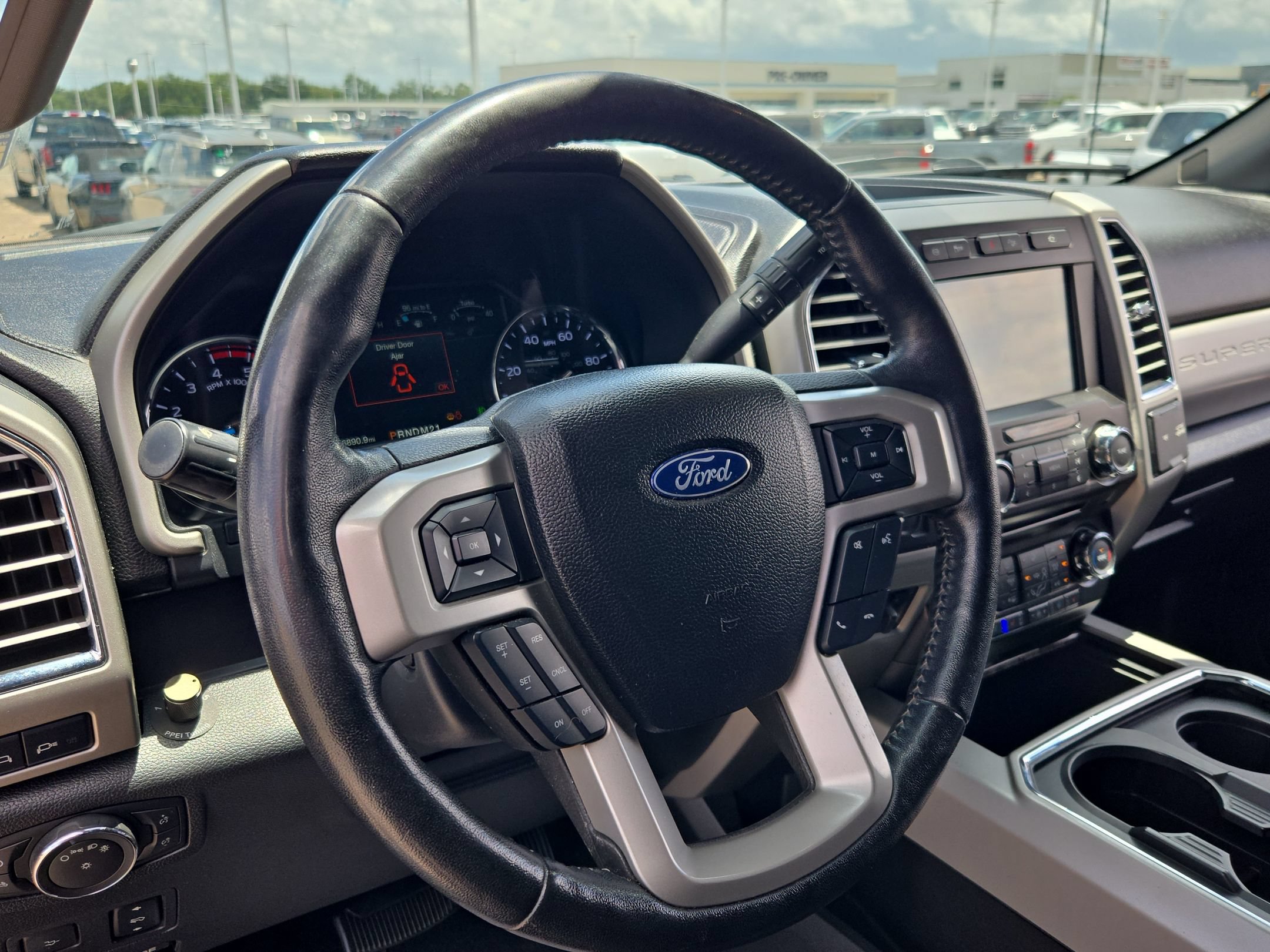 Used 2017 Ford F250 Lariat w/ Lariat Ultimate Package AWD/4WD image 14