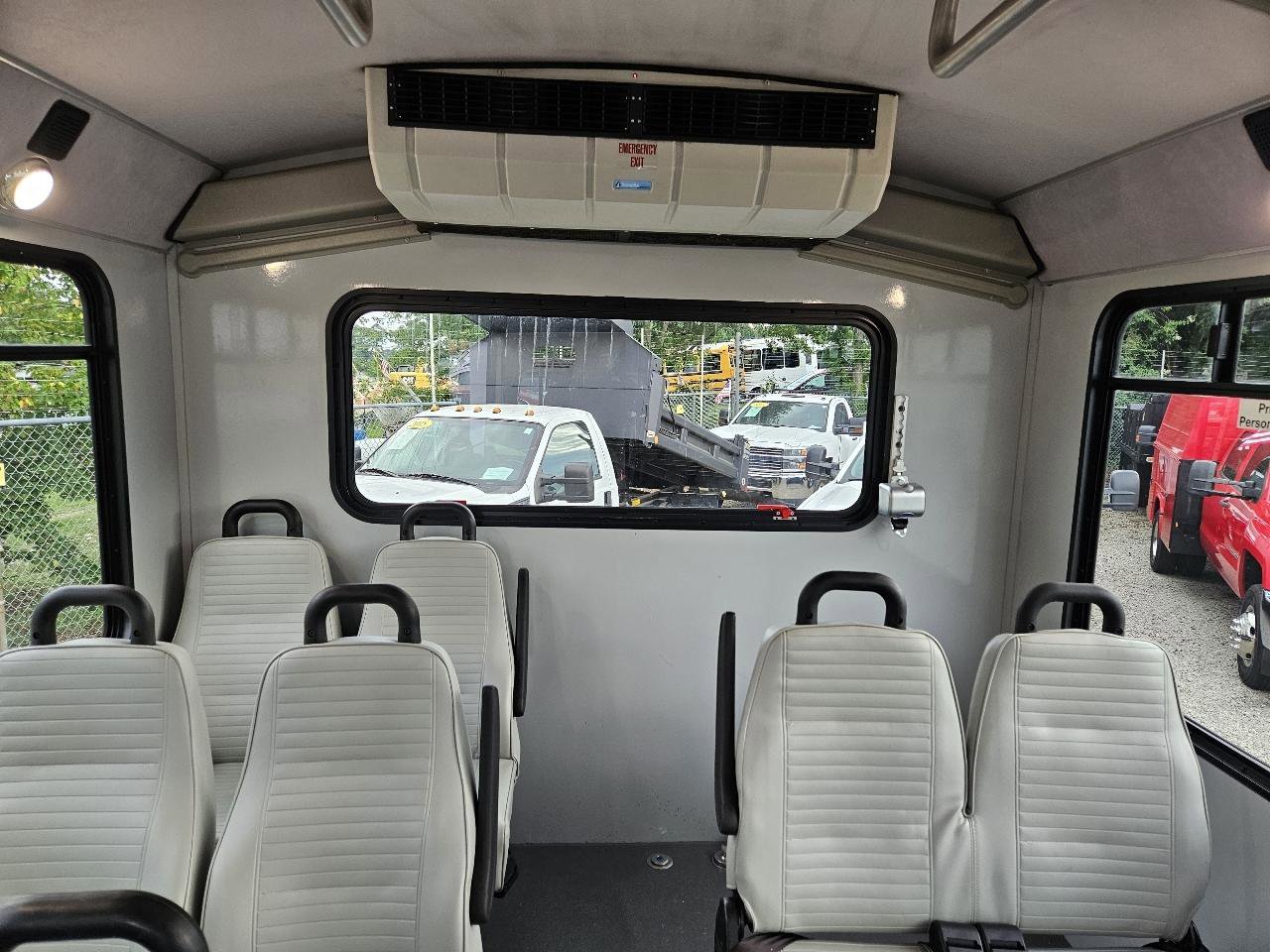 Used 2018 Chevrolet Express 4500 w/ Shuttle Bus Package RWD image 18