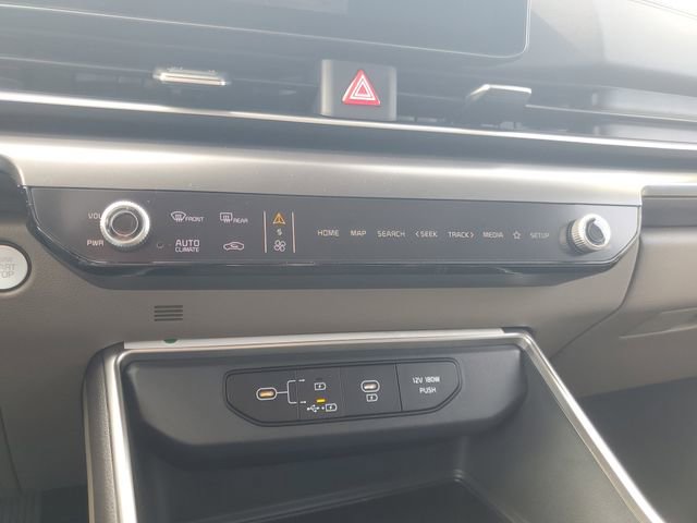 New 2026 Kia Carnival FWD image 23