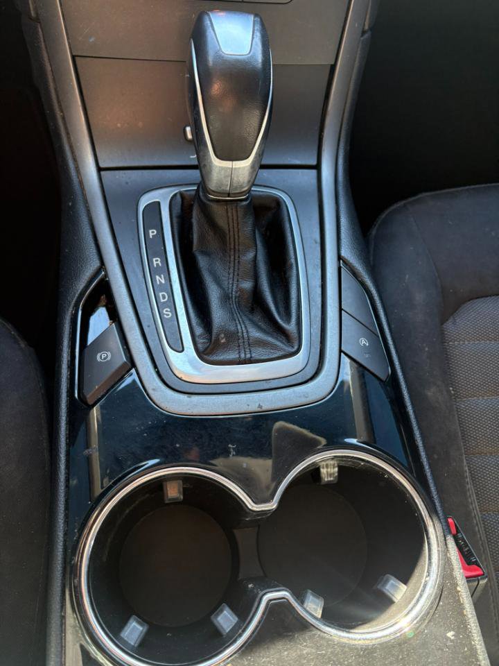 Used 2016 Ford Edge SE FWD image 21