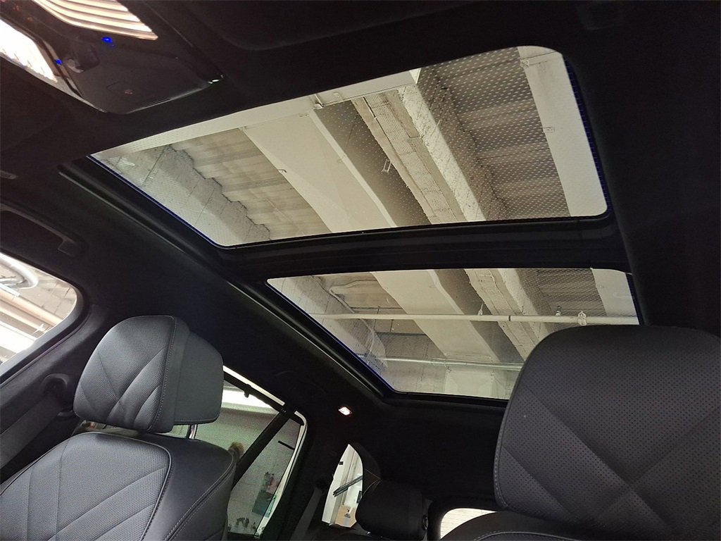 Used 2025 BMW X5 M60i w/ Executive Package image 12