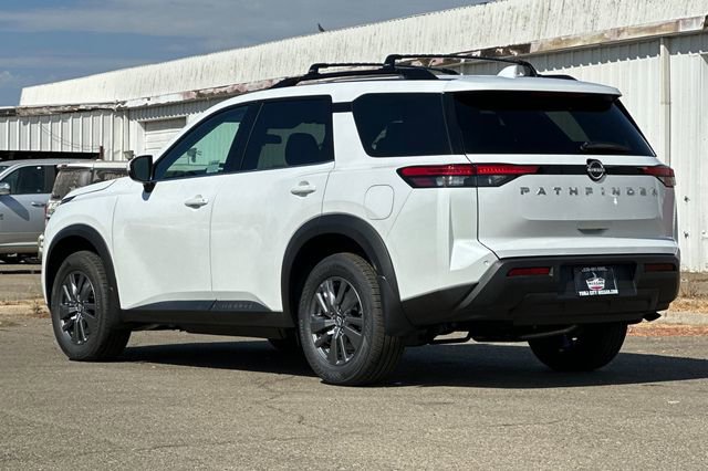New 2025 Nissan Pathfinder SV image 6