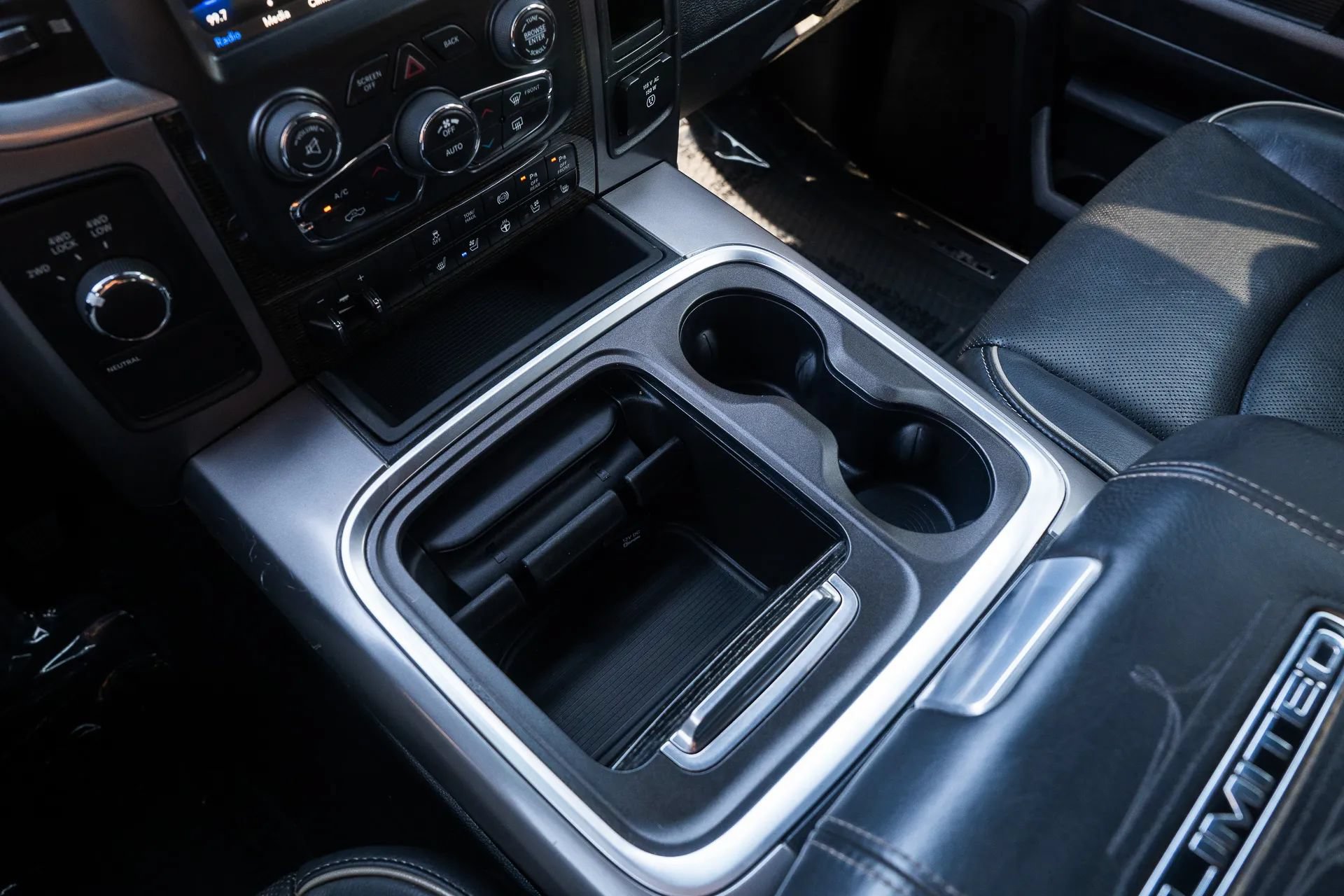 Used 2018 RAM 2500 Limited AWD/4WD image 28